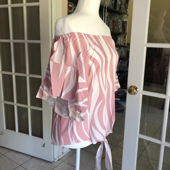 ❣️SALE❣️ 🆕 S/M Pink & White Off-the-Shoulder Top - Picture 11 of 14